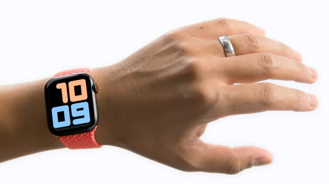 Apple Watch 的 AssistiveTouch 手势操控2021 年，图片来源：Apple