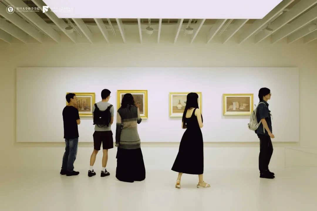 浦东美术馆“莫兰迪：独白”观展活动2026 年 9 月 3 日，洪逍羽 摄