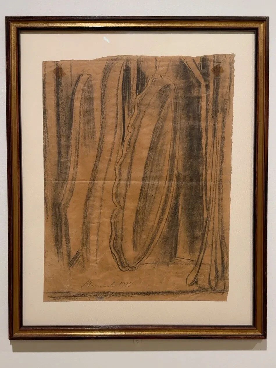 乔治·莫兰迪，《静物》，1915年T.P.1915/3，纸本炭笔。私人收藏，博洛尼亚